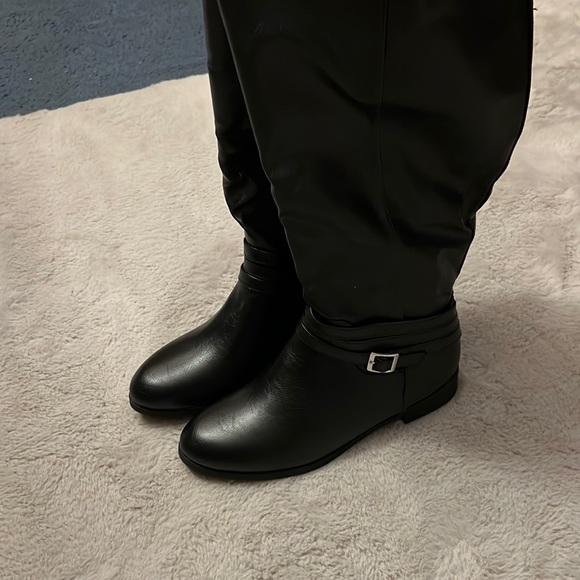 Shoes - Womens extra wide calf 8.5 new never worn